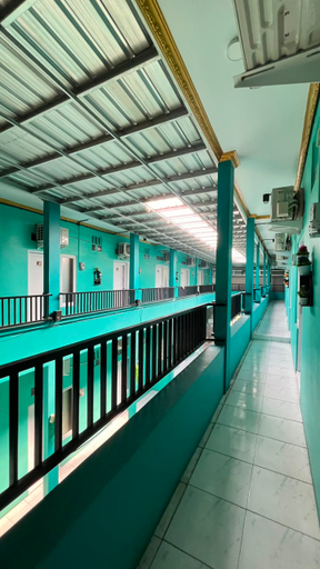 Hallway 5, Pappy Suite, Tegal