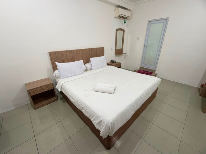Bedroom 2, Penuin Hotel, Batam