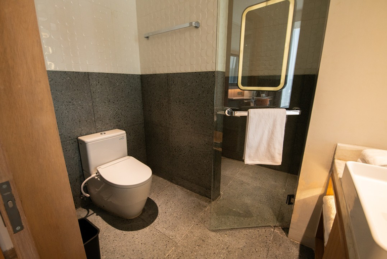 Bathroom 5, Lumensa Hotel, Bandung