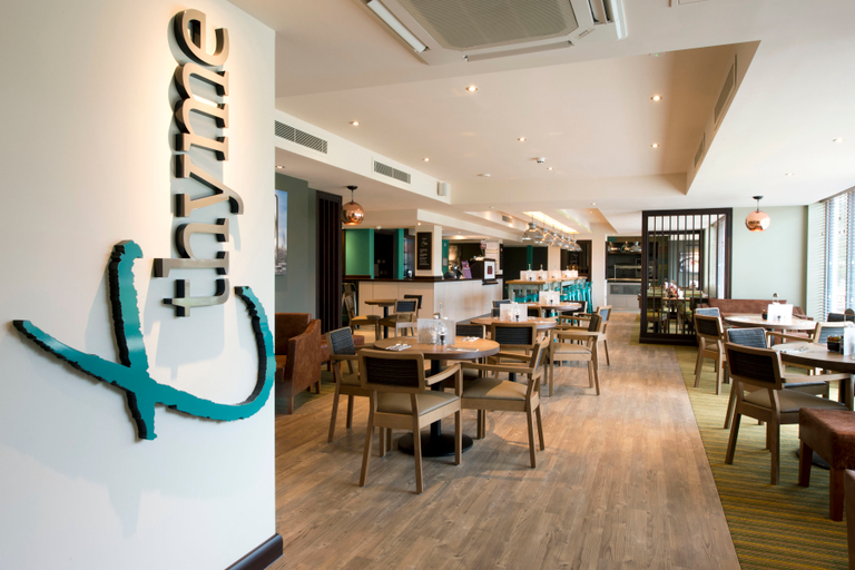 Food & Drinks 4, Premier Inn Newbury Town Centre South A339, West Berkshire