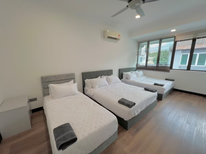 Others 3, 5km SS2@15min Mid Valley&OneU ~KTV+PS5 (22Pax7Car), Petaling Jaya
