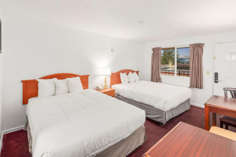 Bedroom 4, Inn at Lake Washington By OYO I-405, King