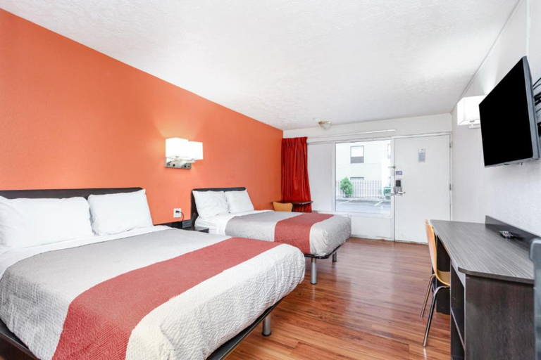 Bedroom 4, Relax Inn by OYO Columbus OH I 70, Franklin