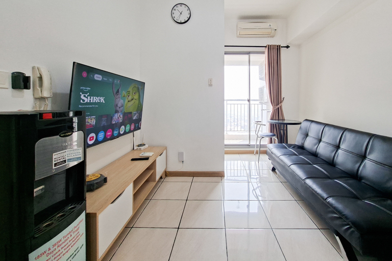 Living Room 4, Simple 2BR with City View at Apartment M-Town Residence By Travelio, Tangerang