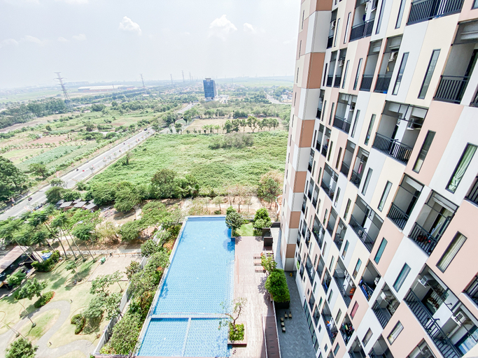 Exterior 4, Chic and Cozy Studio at Sayana Bekasi Apartment By Travelio, Bekasi