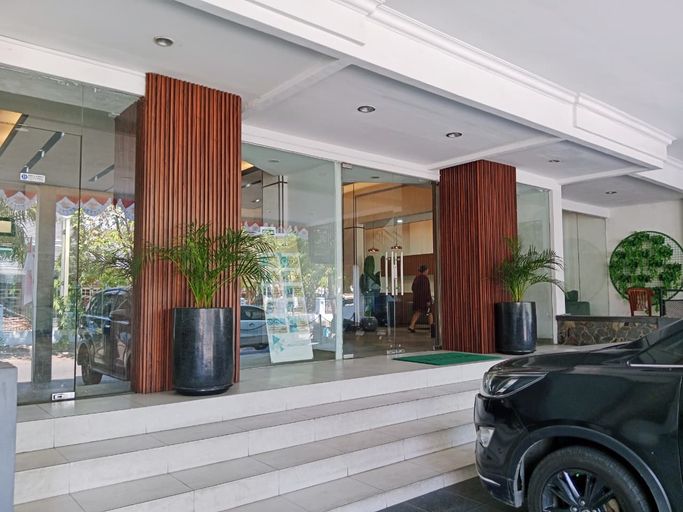 Exterior & Views 3, Hotel Nara Arta Syariah, Surabaya