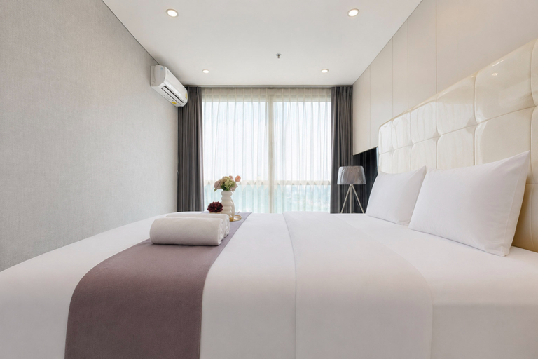 Bedroom 3, Chic and Comfortable 1BR at Apartment Praxis By Travelio, Surabaya