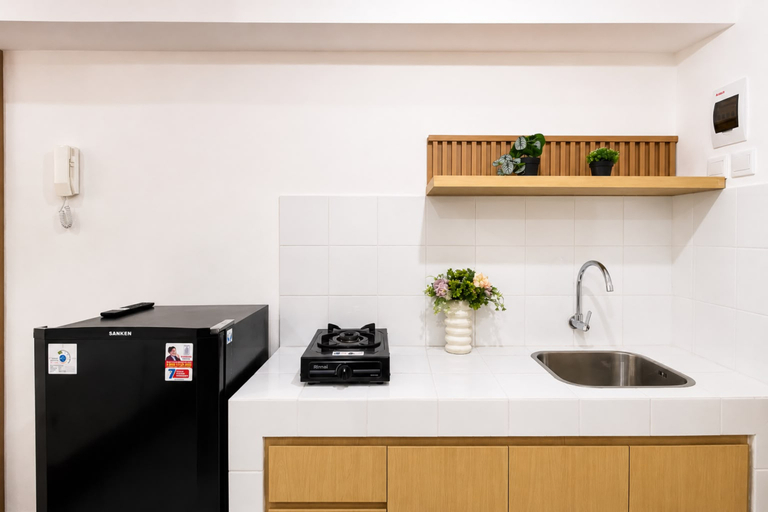 Others 5, Modern Well Located Studio Room at Apartment Tokyo Riverside PIK 2 By Travelio, Tangerang