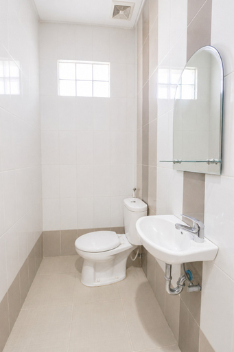 Bathroom 5, Gapura Homestay by Sinergi, Semarang
