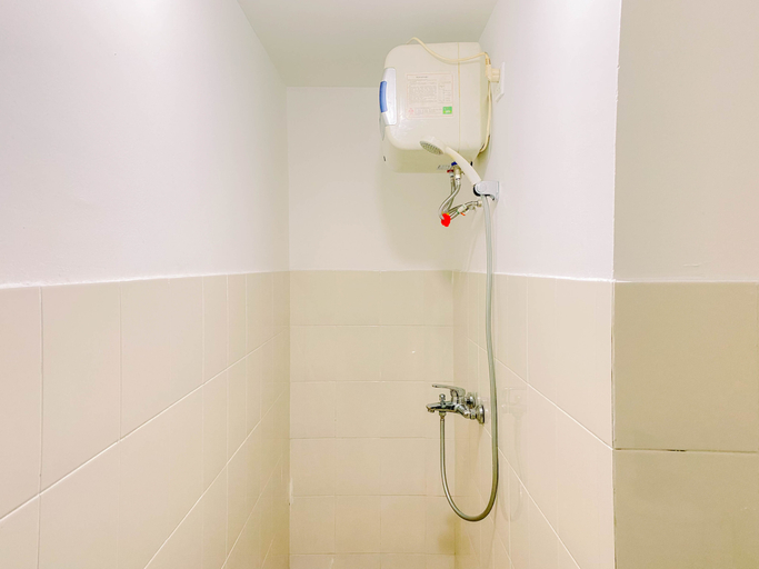 Bathroom 5, Airy and Modern 2BR at Apartment Teluk Intan By Travelio, Jakarta Utara