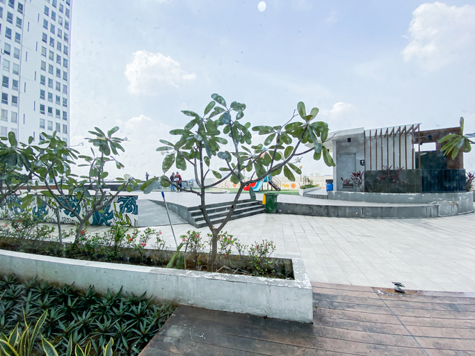 Exterior 5, Cozy Compact 2BR at Apartment Patraland Urbano By Travelio, Bekasi