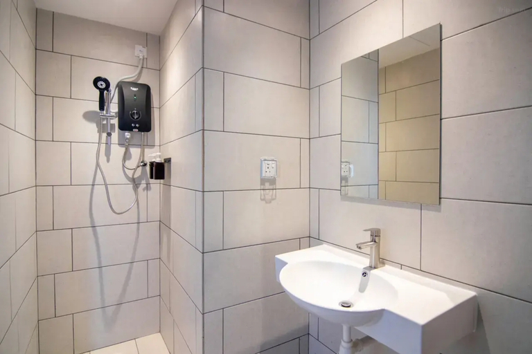 Bathroom 5, Bagan Suite, North Seberang Perai