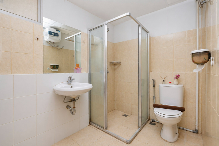 Bathroom 4, Roomy Good Location 2BR at Apartment The Wave Kuningan By Travelio, South Jakarta