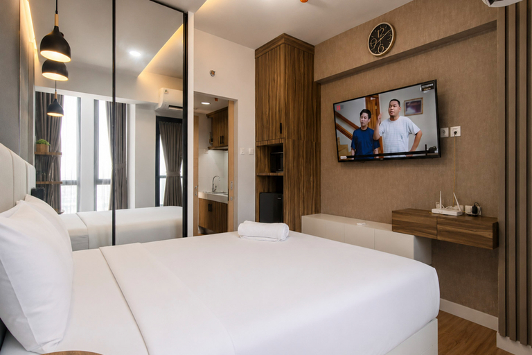 Bedroom 3, Chic and Cozy Studio Room at Apartment The Alton By Travelio, Semarang