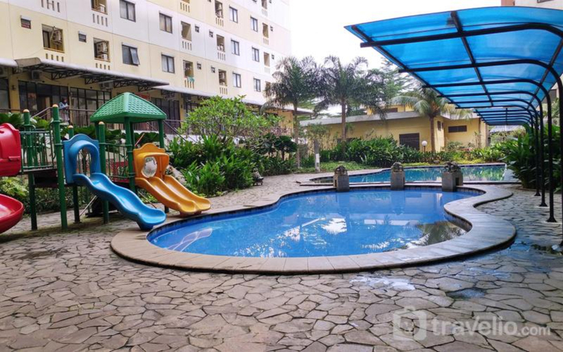 Swimming Pool 5, Tranquil and Modern Studio at Apartment Kebagusan City By Travelio, Jakarta Selatan