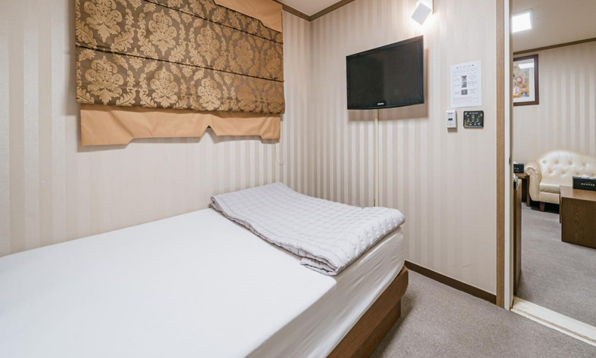 Bedroom 5, Gumi Road Hotel, Gumi