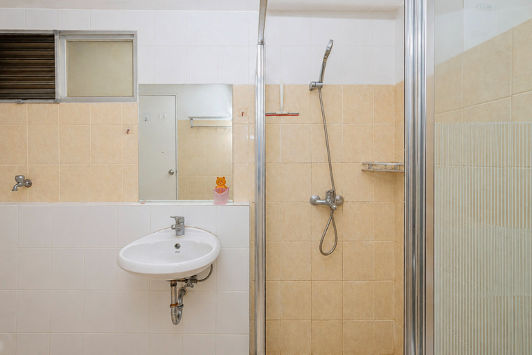Bathroom 2, Roomy Good Location 2BR at Apartment The Wave Kuningan By Travelio, South Jakarta