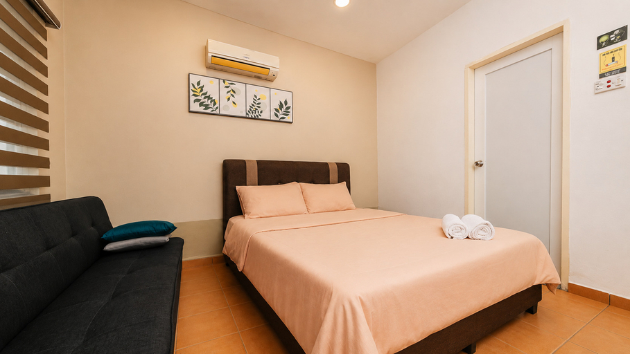 Bedroom 2, Batu Pahat Santalia Villa 4BR 12pax Private Pool, Batu Pahat