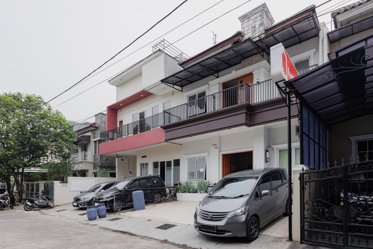 Exterior & Views 2, RedDoorz @ Victory Homestay Karawaci, Tangerang