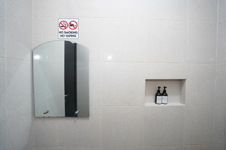 Bathroom 5, Urbanview Badran Residence Syariah Manahan, Solo