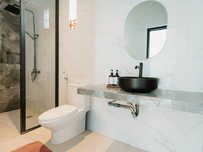 Bathroom 5, Elamo Kintamani, Bangli