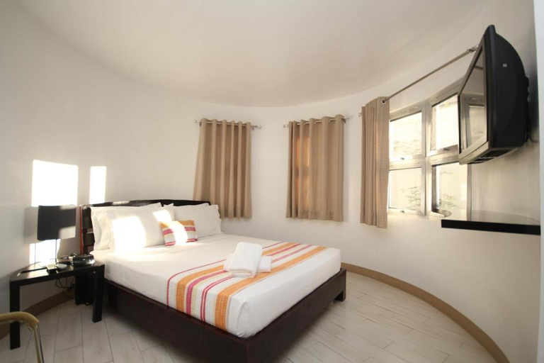 Bedroom 2, Bluewaves Westcliff Villa, Malay