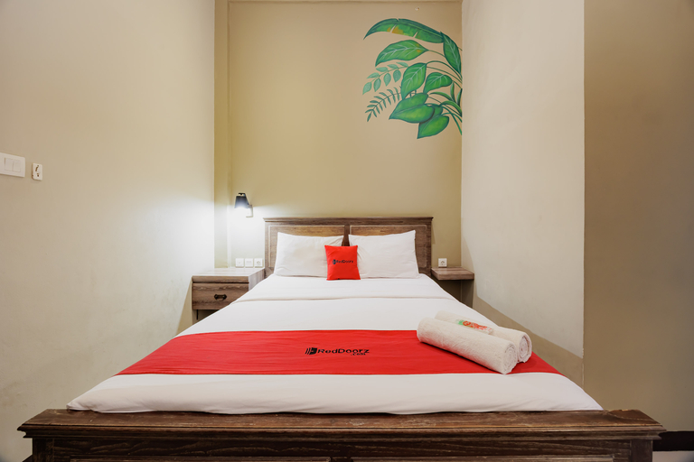 Bedroom 3, RedDoorz Plus near Mall Slipi Jaya, West Jakarta