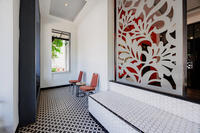 Others 5, RedDoorz Plus near Mall Slipi Jaya, West Jakarta