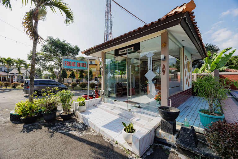 Others 2, RedDoorz Plus @ Hotel Griya Sakinah Cisarua Puncak, Bogor
