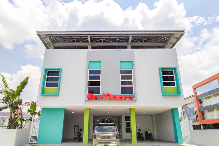 Others 3, RedDoorz Syariah near GOR Satria Area, Banyumas