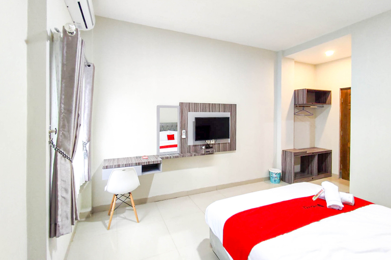 Bedroom 5, RedDoorz Syariah near GOR Satria Area, Banyumas
