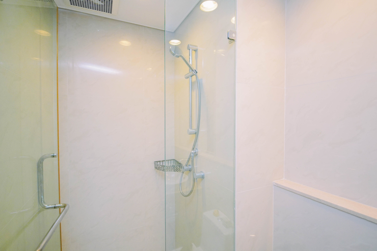 Bathroom 3, Luxurious and Deluxe 2BR at Setiabudi Skygarden Apartment By Travelio, Jakarta Selatan