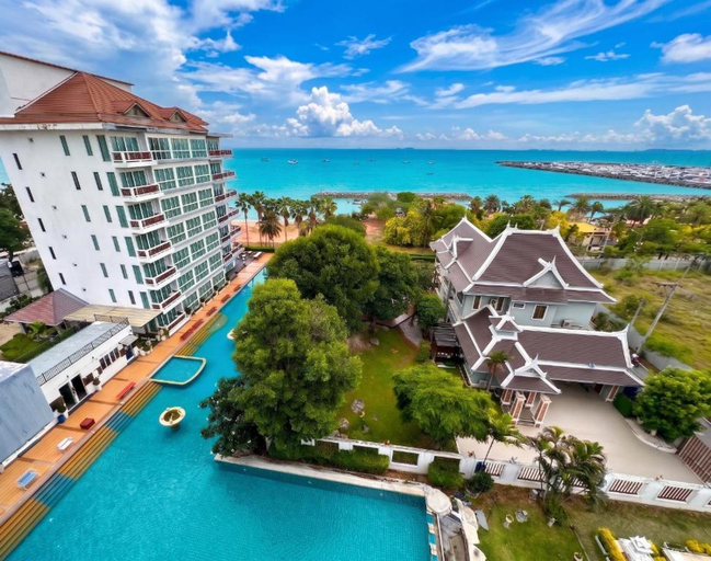 Swimming Pool, Sunday Sand Beach Pattaya, Sattahip