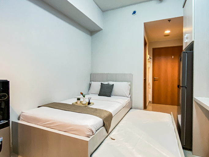 Bedroom 5, Comfort and Strategic Studio at Apartment Evenciio Margonda By Travelio, Depok