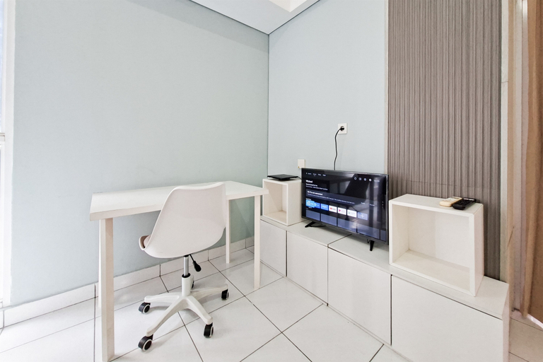 Bedroom 3, Bright and Cozy Studio at Apartment Casa de Parco By Travelio, Tangerang