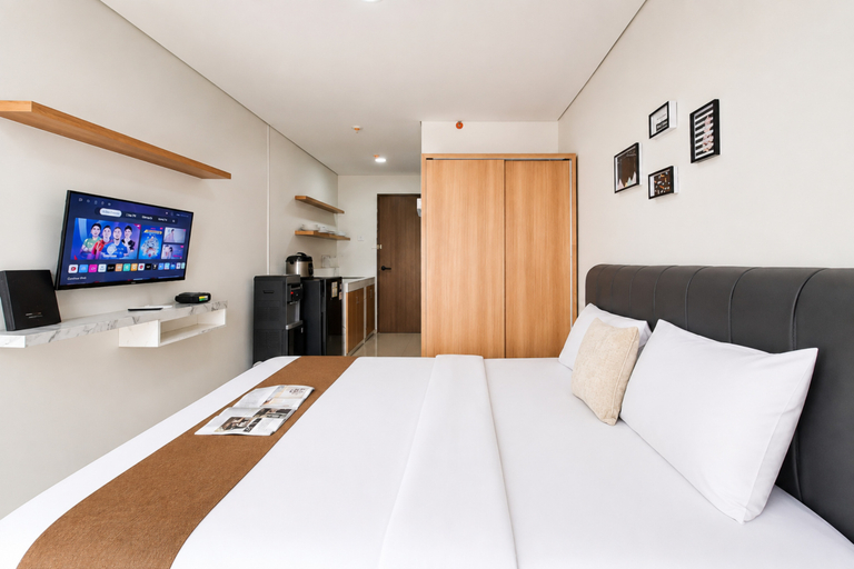 Bedroom 2, Chic and Bright Studio at Apartment Sudimara Forestwalk By Travelio, Tangerang Selatan