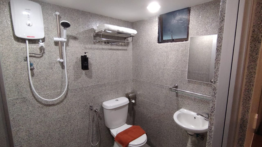 Bathroom 5, BAYU VIEW HOTEL 3, Malacca City