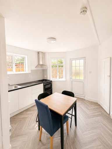 Others 2, Modern 2-Bedroom Flat near Crystal Palace, London