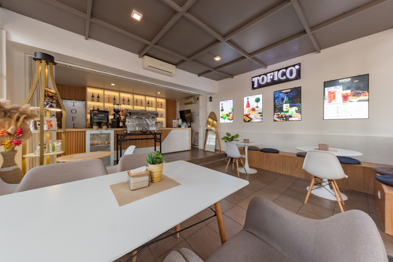 Food & Drinks 5, Urbanview Hotel Grand Malabar Bandung by RedDoorz, Bandung