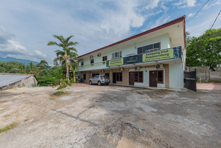 Exterior & Views 2, Urbanview Hotel Kampung Istal Megamendung Puncak by RedDoorz, Bogor