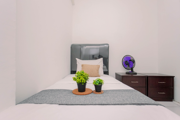 Bedroom 5, Good and Homey 2BR at Apartment Kemang View By Travelio, Bekasi