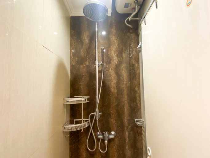Bathroom 3, Best Deal and Cozy 2BR Menteng Square Apartment By Travelio, Jakarta Pusat
