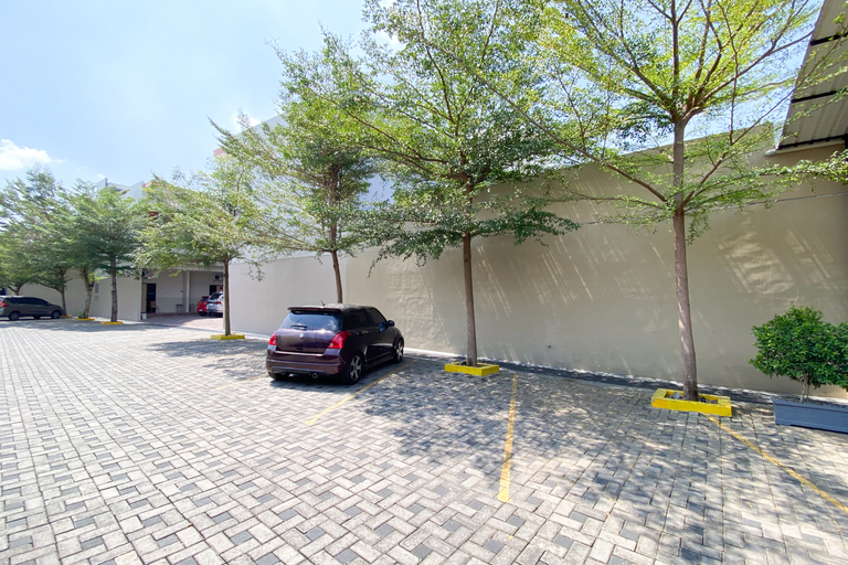 Exterior 2, Urbanview Modern Guest House Jember, Jember