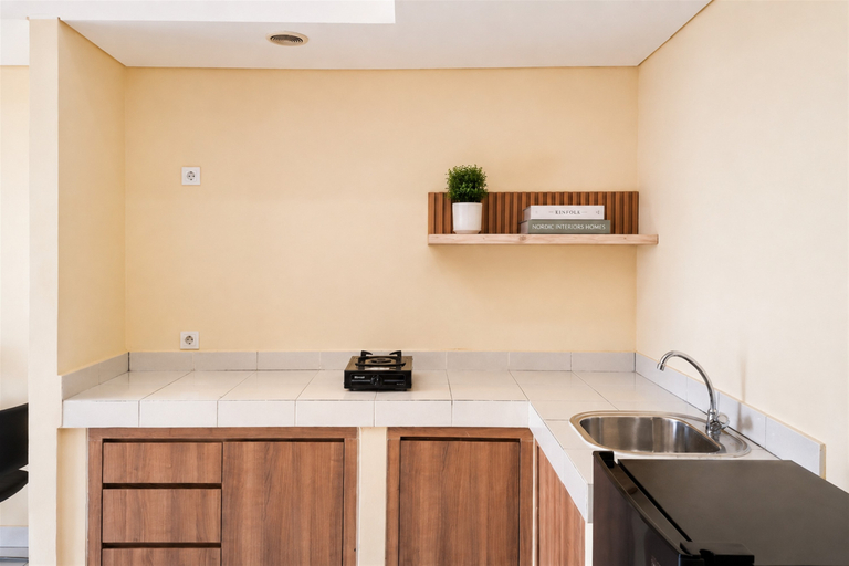 Others 2, Comfortable Well Located 1BR at Apartment Casa de Parco By Travelio, Tangerang