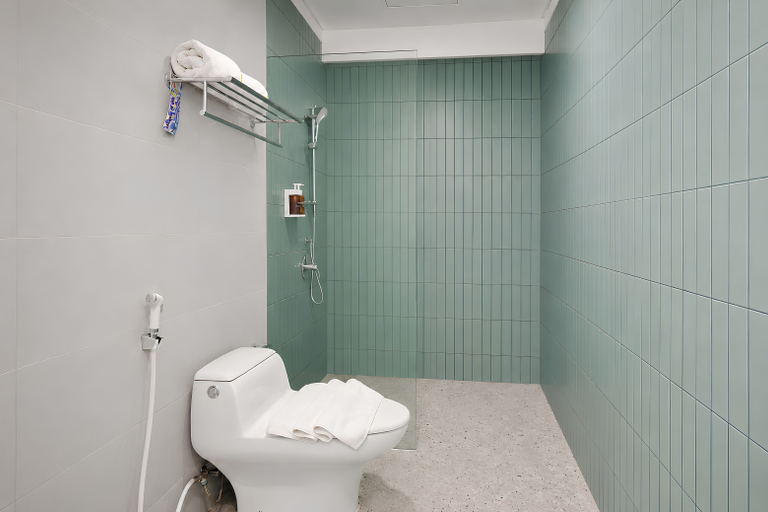 Bathroom 5, Yello Hotel Samarinda, Samarinda