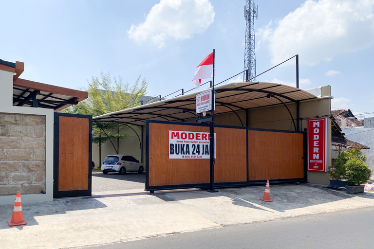 Exterior 4, Urbanview Modern Guest House Jember, Jember