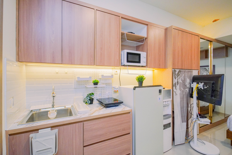 Others 2, Pleasant Warm Studio Room at Apartment Meikarta District 2 By Travelio, Cikarang