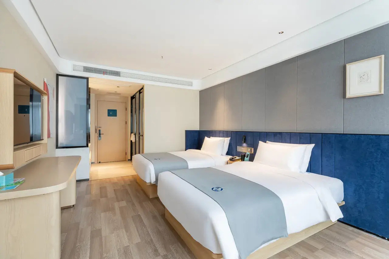 Bedroom 3, Lan'ou Shangpin Hotel (Shanghai Sheshan National Forest Park Happy Valley), Shanghai