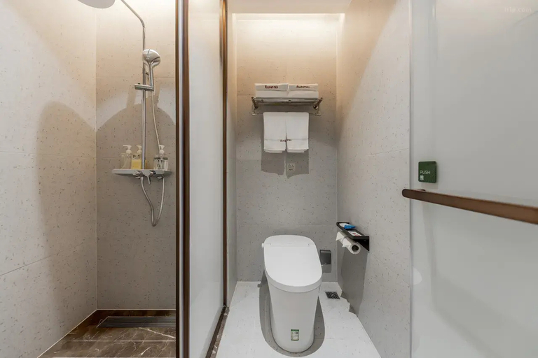 Bathroom 3, Pinrui Hotel (Shanghai Songjiang Xiaokunshan), Shanghai
