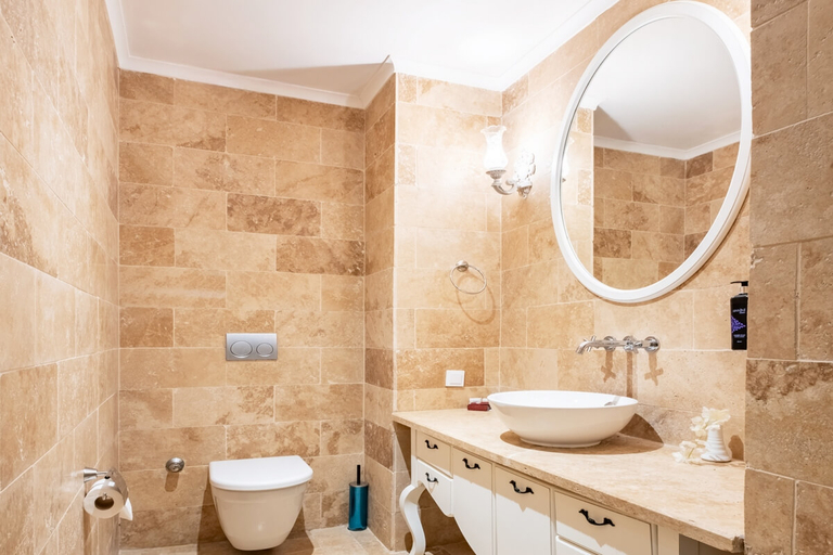 Bathroom 5, Andriake Beach Club, Kale